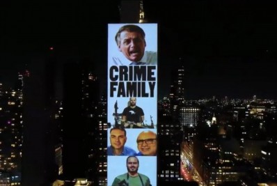 Nova York: projeção dá adeus a Bolsonaro e ataca família do presidente