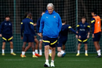 Jorge Jesus perde paciência após vaias e dispara: 'Se não me querem, vou embora'