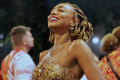 Dandara Mariana vai substituir Iza como rainha de bateria da Imperatriz Leopoldinense