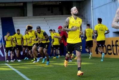 Vidal afirma que título da Libertadores pode levar lateral do Flamengo para a Copa do Mundo