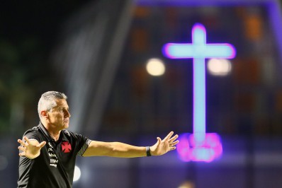 Complicou? Confira o que o Vasco precisa fazer para subir após derrota em São Januário
