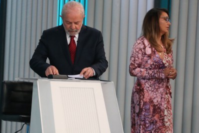 Lula flerta com costumes ao recuperar fala de Bolsonaro, mas evita alongar tema