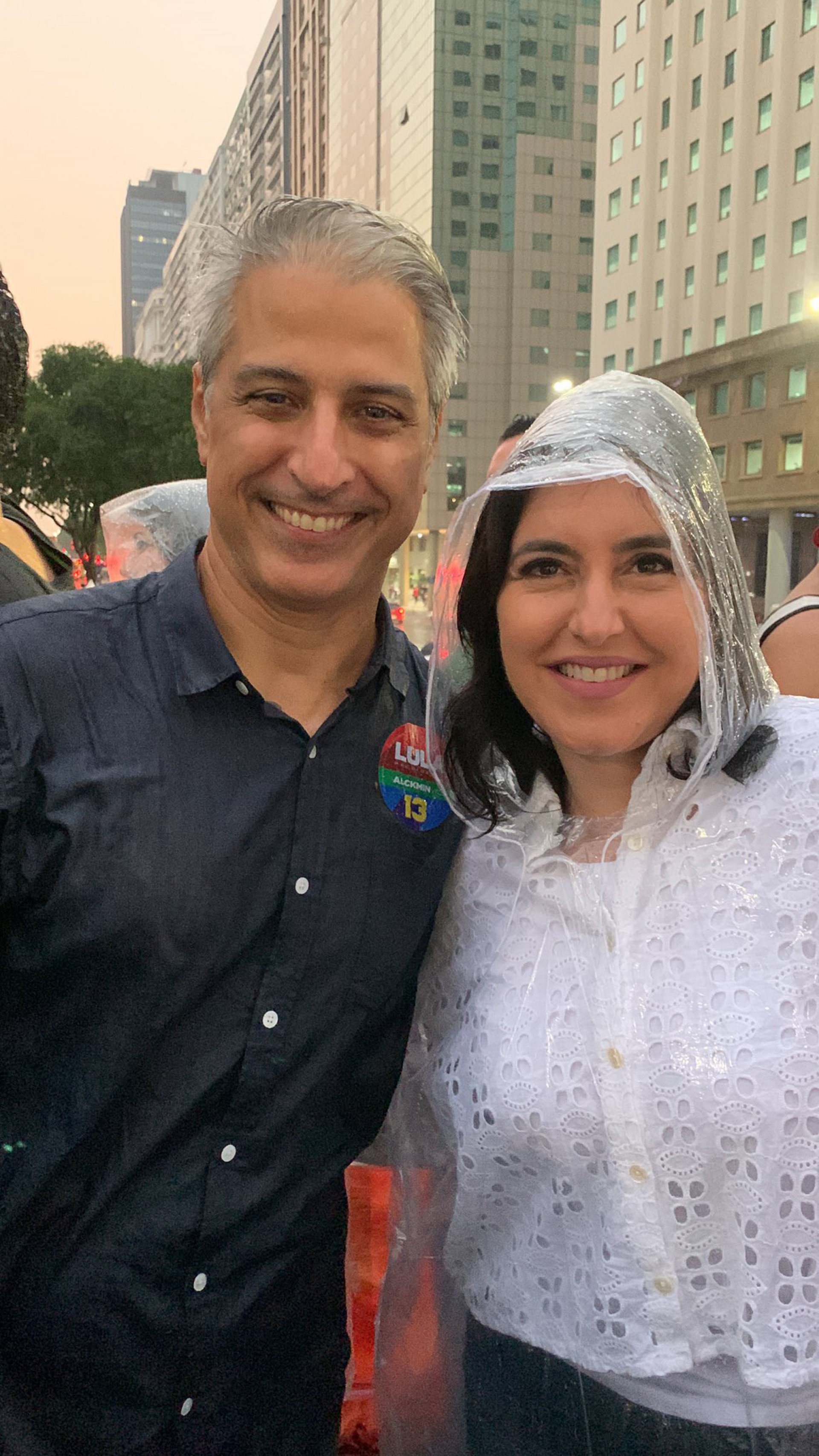 Alessandro Molon e Simone Tebet em ato a favor de Lula na Candelária - Reprodução