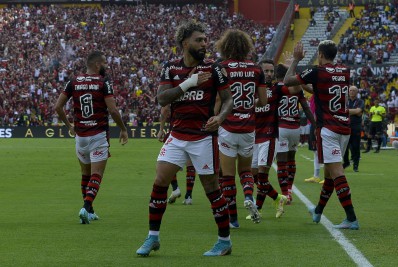 Gabigol decide novamente, Flamengo vence o Athletico-PR e conquista o tri da Libertadores