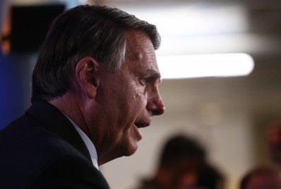 Bolsonaro é internado em hospital nos EUA