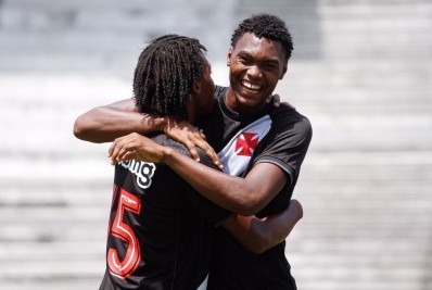 Vasco goleia em jogo de ida da semifinal do Carioca Sub-17