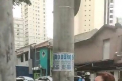 Zambelli aponta arma contra homem negro em São Paulo