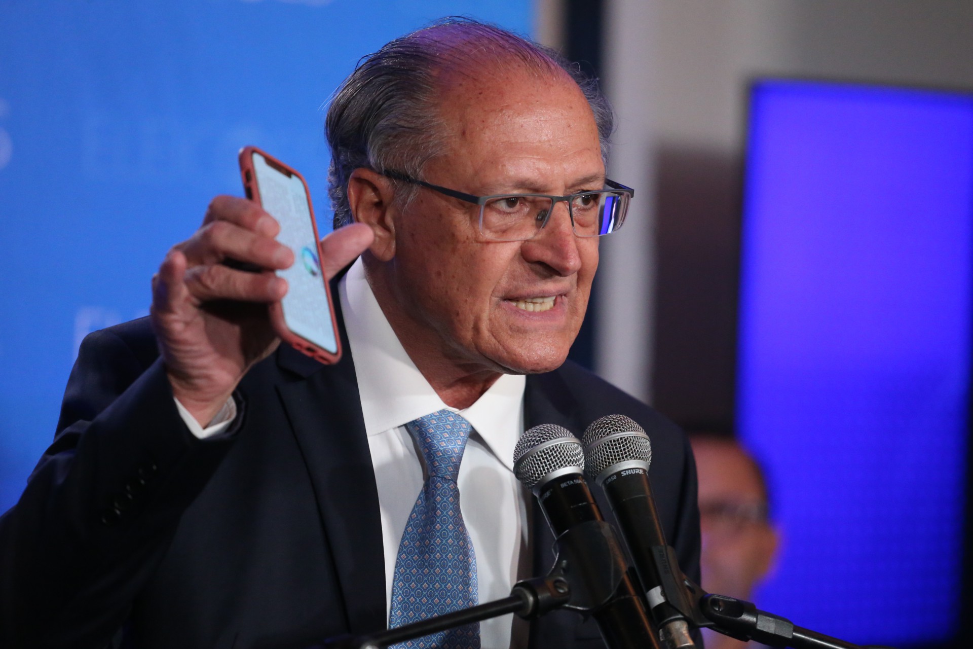 Os candidatos à presidência da Republica se enfrentam neste ultimo debate 2° turno da campanha presidencial nesta sexta-feira(28). Na foto: Geraldo Alckmin, durante a coletiva - Cléber Mendes/Agência O Dia