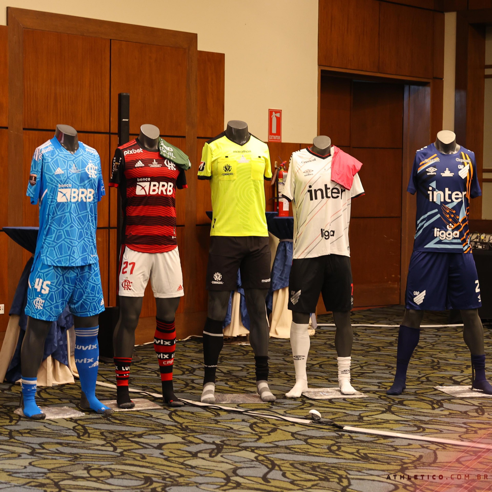 Uniformes de Flamengo e Athletico para a final da Libertadores
