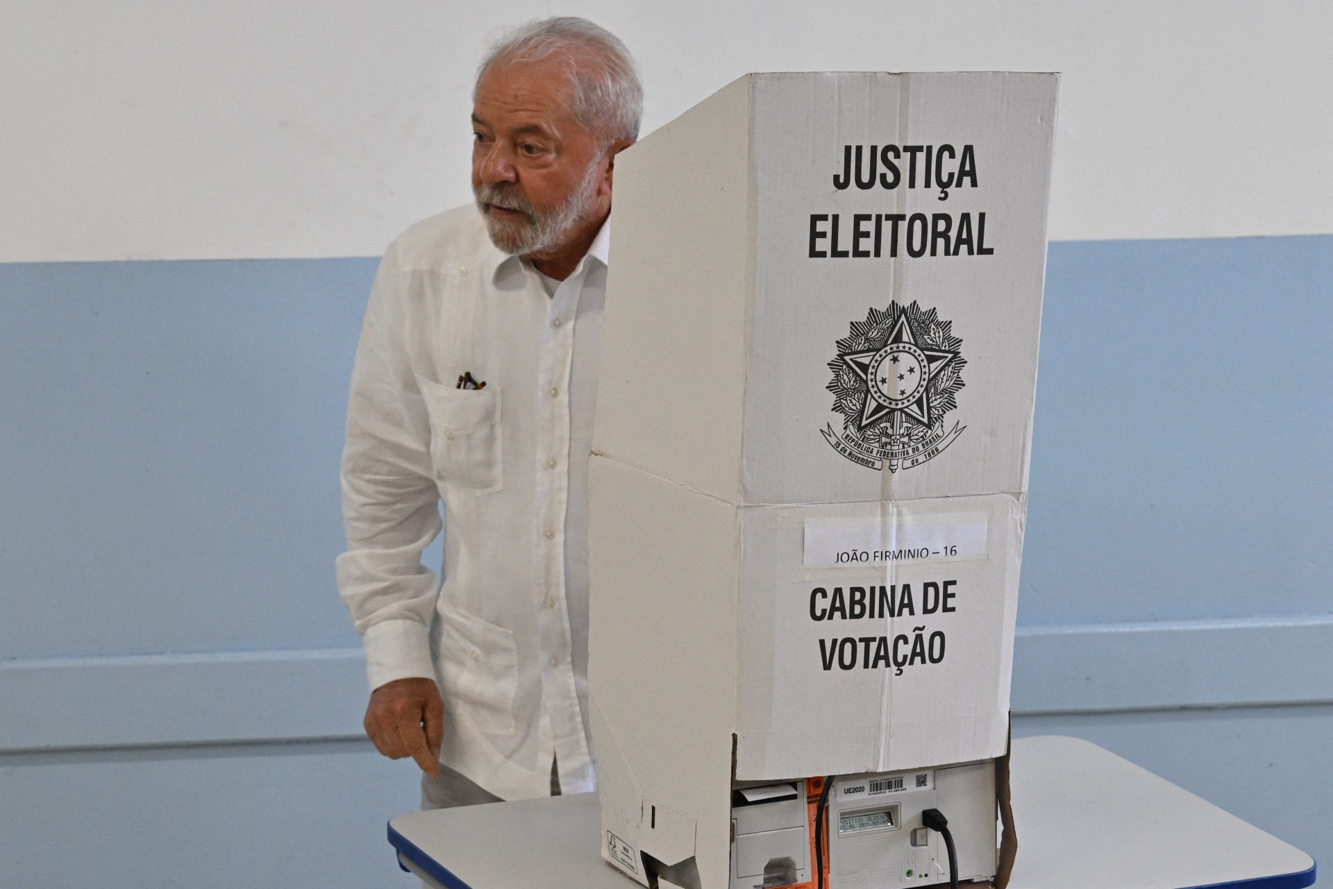 Lula votou neste domingo (30) em S&atilde;o Bernardo do Campo, SP - NELSON ALMEIDA / AFP