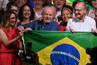 Lula atinge número recorde de votos desde a redemocratização do país