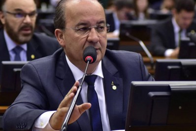 Governador aliado de Bolsonaro diz que País vive 'tiroteio' e defende 'paz para trabalhar'