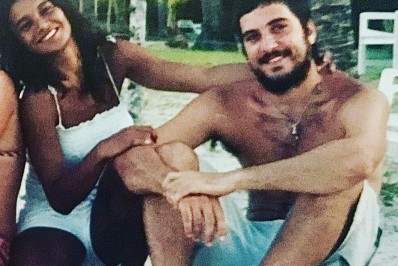 Dira Paes celebra 17 anos de casamento com Pablo Baião