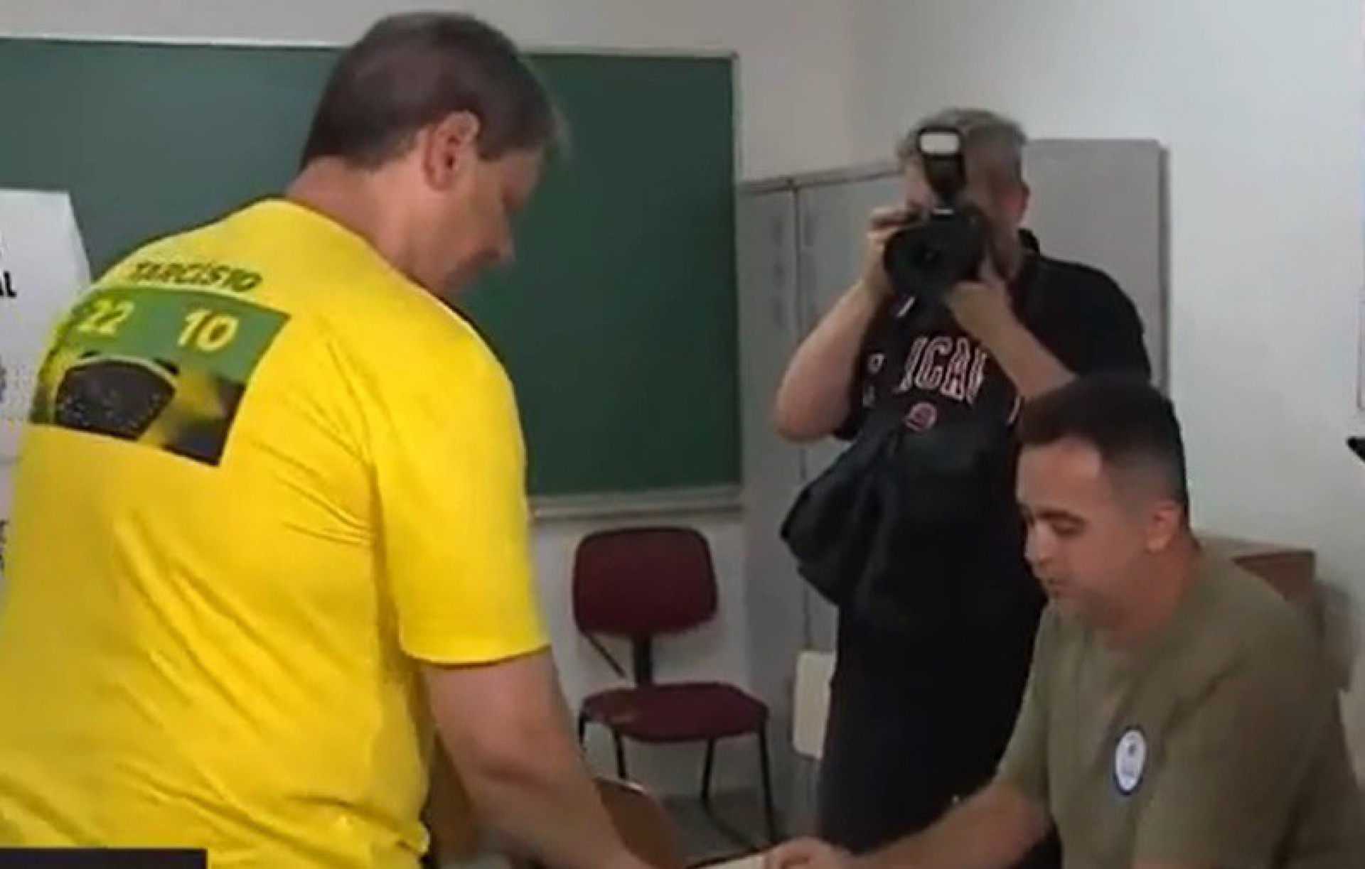 Tarcísio de Freitas vota em São José dos Campos - Reprodução de vídeo / Globonews