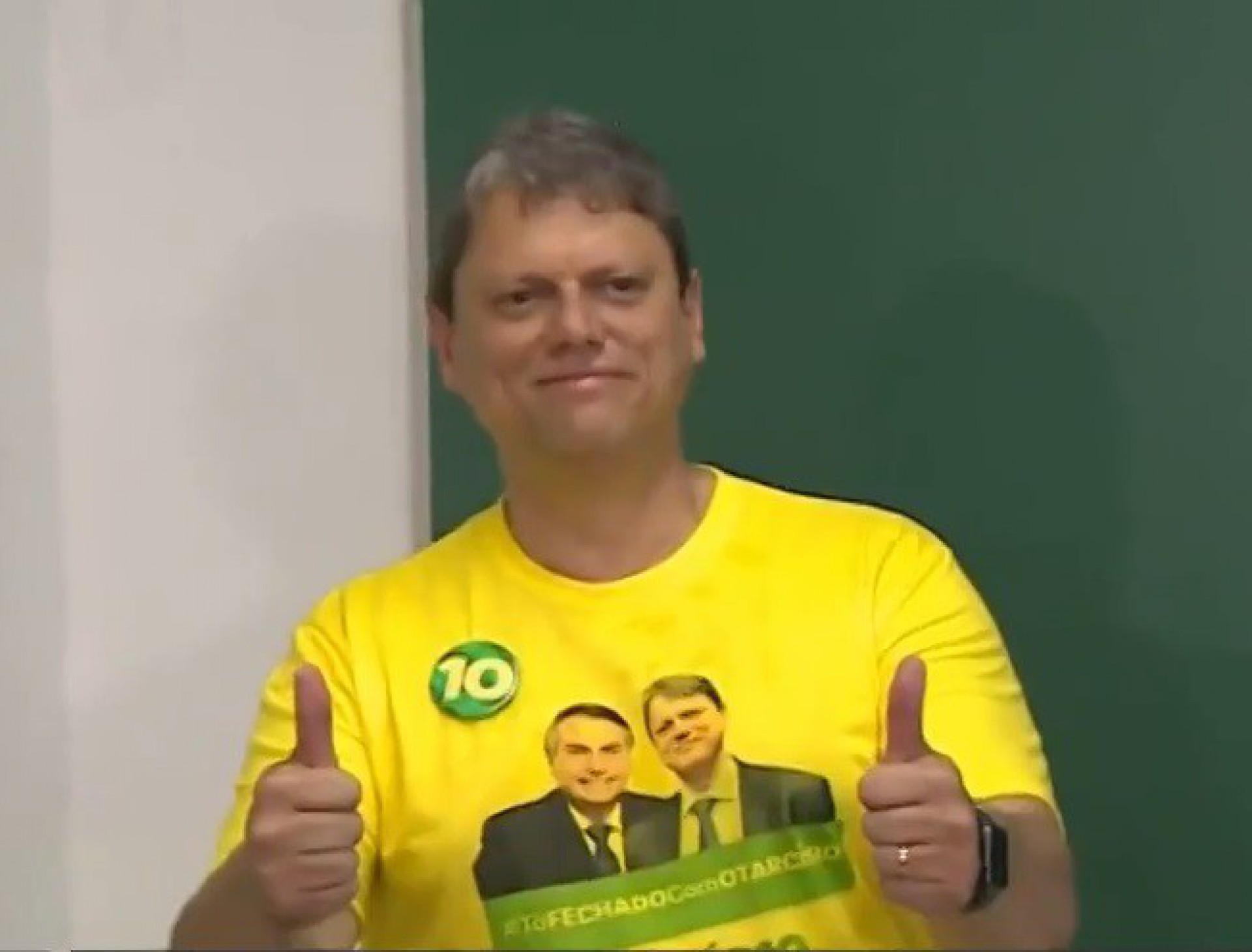 Tarcísio de Freitas vota em São José dos Campos - Reprodução de vídeo / Globonews