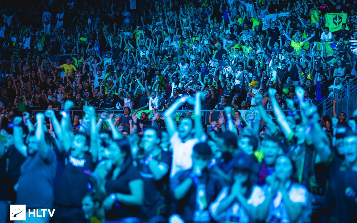 Torcida brasileira lotou o Riocentro para acompanhar o primeiro dia do Campeonato Mundial de CS:GO