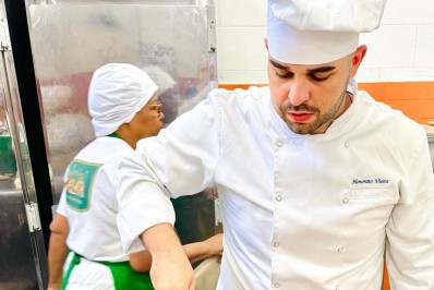 Restaurante Cidadão da Prefeitura recebe chef que começou no local