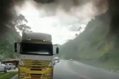 Protestos fecham rodovia em Nova Friburgo