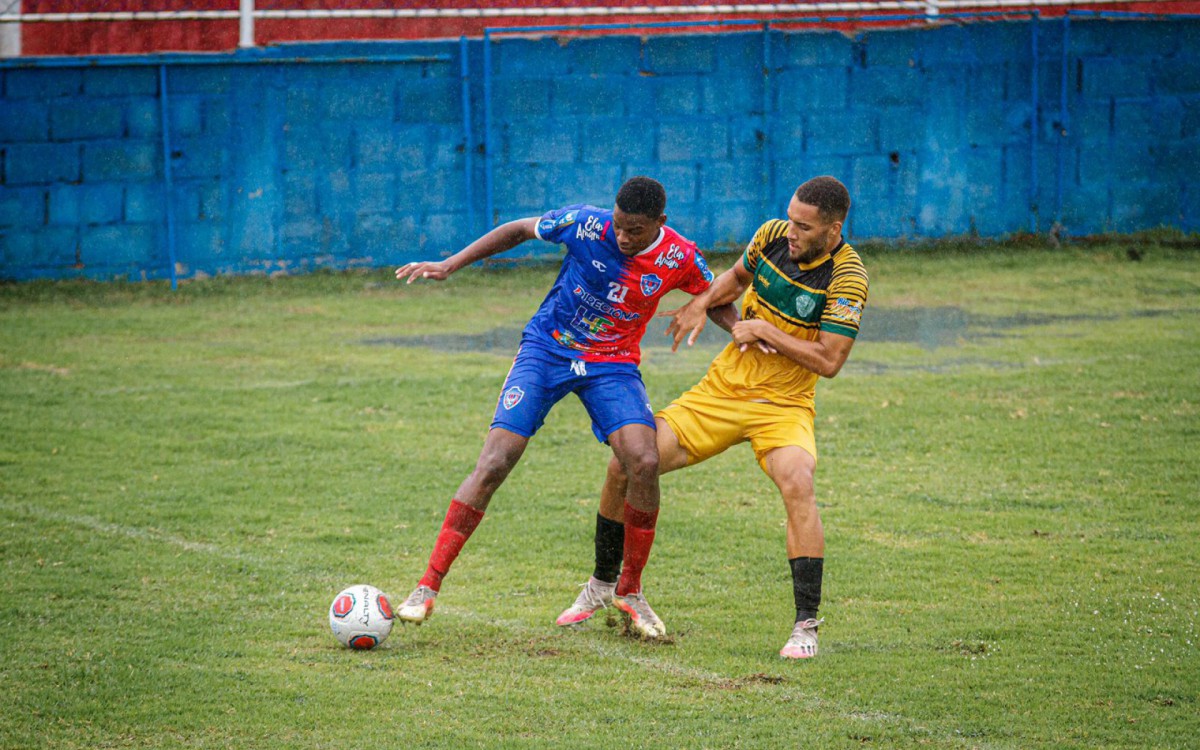 A SE Belford Roxo n&atilde;o teve dificuldades para golear o Tigres do Brasil