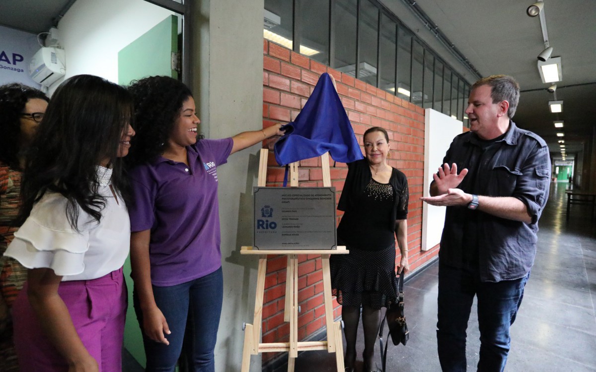 Prefeito Eduardo Paes (PSD) e a secretária de Políticas e Promoção da Mulher Joyce Trindade participaram da abertura do NEAP Chiquinha Gonzaga - Prefeitura do Rio / Beth Santos