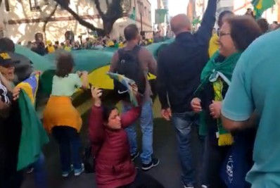 Vídeo: eleitores de Bolsonaro comemoram falsa prisão do ministro Alexandre de Moraes