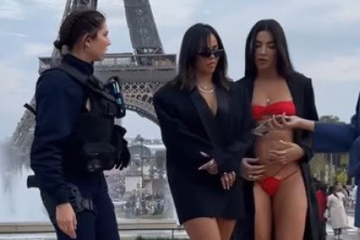 Influenciadoras brasileiras são abordadas pela polícia após fotos seminuas na Torre Eiffel