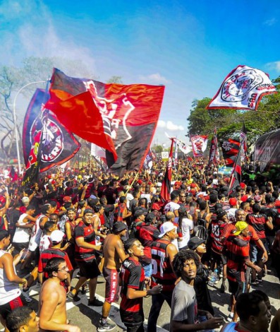 Torcida do Flamengo fez grande festa no embarque para Guayaquil, e aguarda por uma comemoração do título da Libertadores