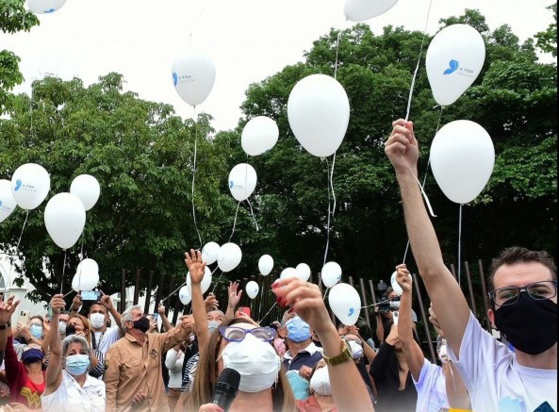 Revoada de Bal&otilde;es  - Nina Lima / Divulga&ccedil;&atilde;o Cemit&eacute;rio da Penit&ecirc;ncia