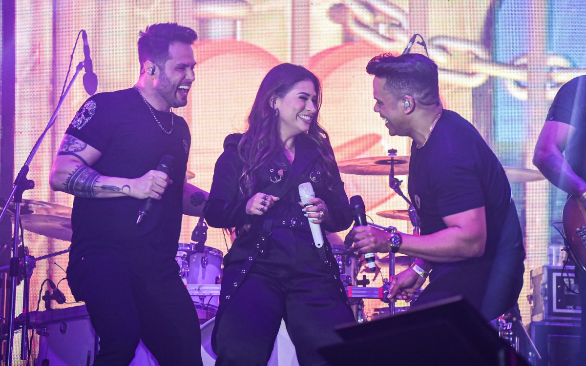 Simone Mendes fez primeiro show da carreira solo 