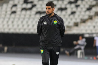 Técnico do Cuiabá diz que Botafogo brilhará com Luís Castro no comando: 'Um gigante adormecido'