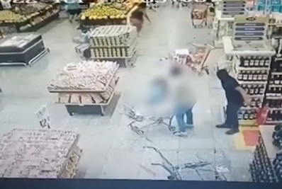 Homem é morto a tiros dentro de supermercado em Minas