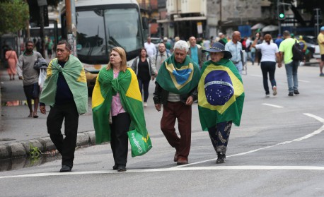 Apoiadores de Jair Bolsonaro fazem protesto na Presidente Vargas, no Centro da Cidade do Rio de Janeiro, nesta Quarta-Feira. (02/11) - Cléber Mendes/Agência O Dia