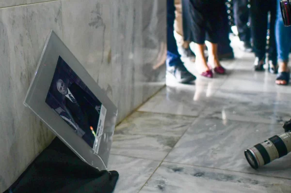 Quadro de Michel Temer despenca de galeria no Planalto - Reprodução