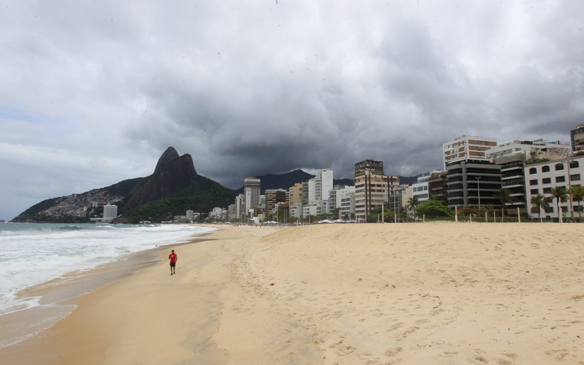 Centro de Operações Rio - ⛅O CÉU CONTINUARÁ PARCIALMENTE NUBLADO E SEM  PREVISÃO DE CHUVA ENTRE SEXTA E SÁBADO O Alerta Rio informa que, entre o  final desta quinta-feira (04/11)a nebulosidade estará