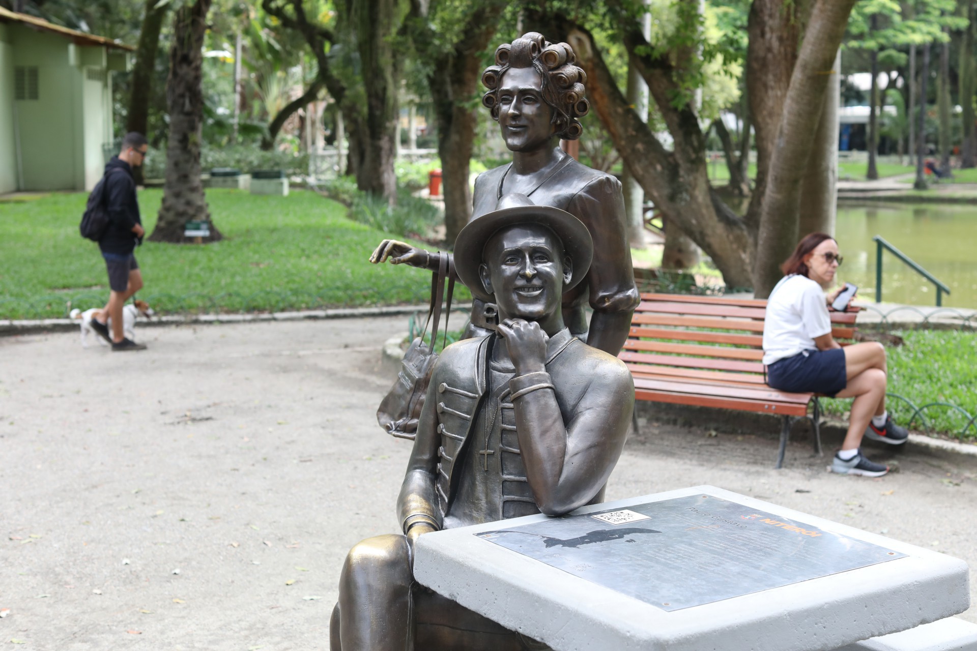 Estátua do humorista Paulo Gustavo no Campo de São Bento em Niteroi . - Pedro Ivo/Agência O Dia