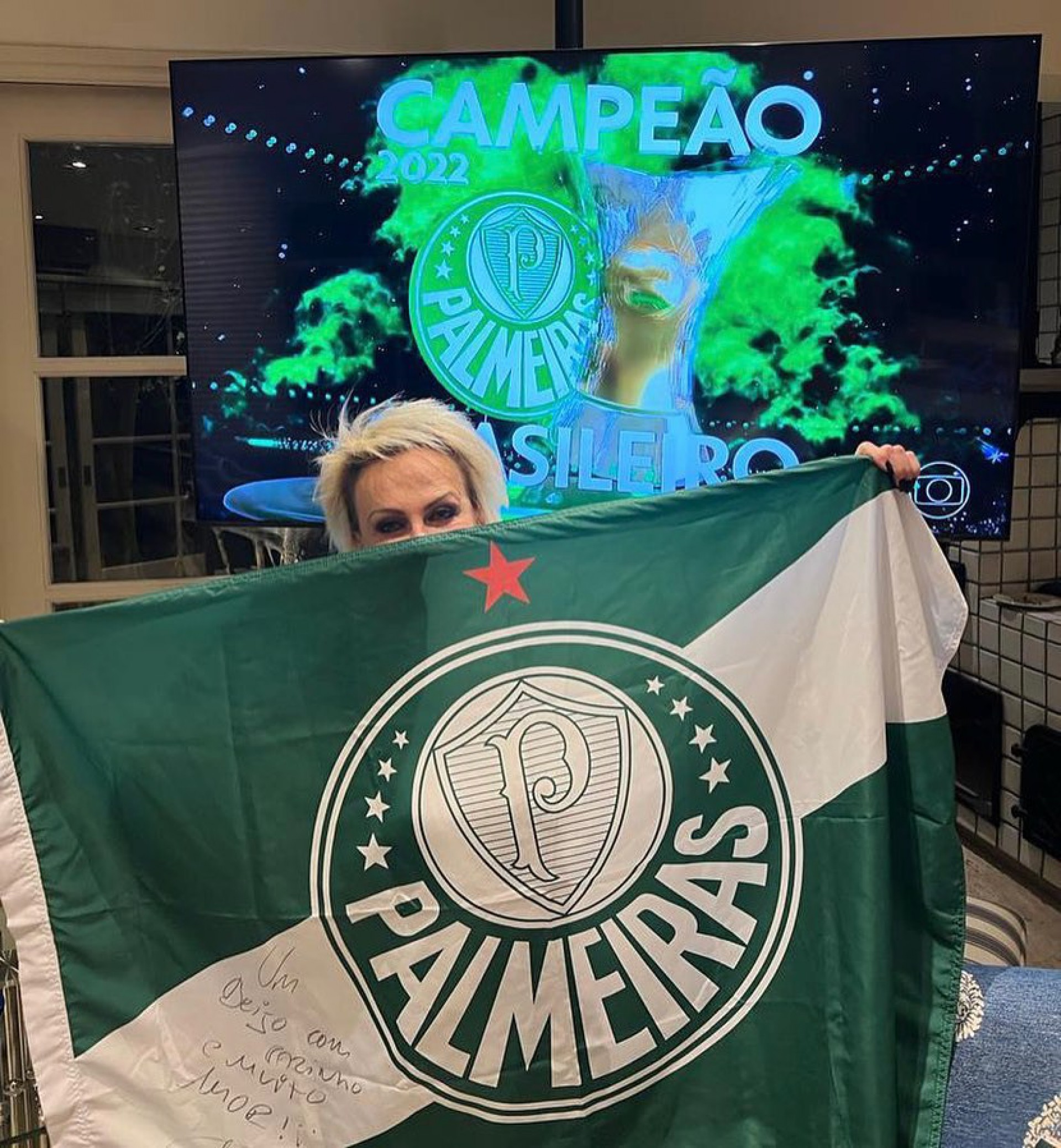 Ana Maria Braga comemora vitória do Palmeiras no Campeonato Brasileiro - Reprodução Internet