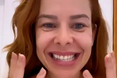 Fernanda Souza surge sem maquiagem e comenta: 'Minha namorada ama'