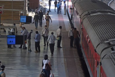 Corpo é levado por 900 km no banheiro de um trem sem ser descoberto