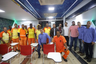 Carreta itinerante de Tecnologia atraiu a atenção no Caminho Niemeyer