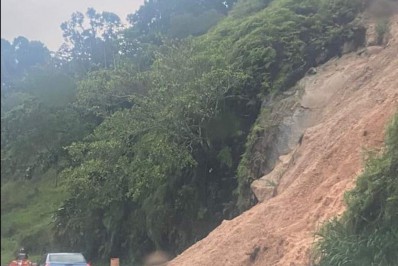 Chuva não pára em Angra e Defesa Civil já registra deslizamentos de encostas