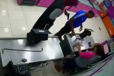 Sorveteria é assaltada em Cabo Frio; cliente foi feito refém