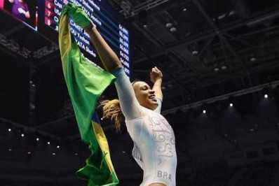 Rebeca Andrade é campeã mundial de ginástica artística