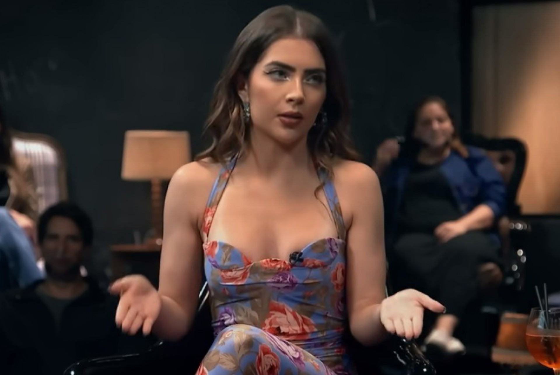 Jade Picon estava no mar quando foi levada pela correnteza - Reprodução de vídeo / GNT