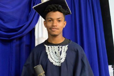 Pai de jovem morto por 'tribunal do tráfico' da Vila Cruzeiro recebe ameaças de morte