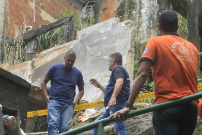 'Aconselhava que ela saísse de lá, mas ela não me ouviu', disse vizinho de mulher morta em desabamento de casa