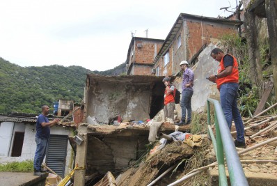 'Aconselhava que ela saísse de lá, mas ela não me ouviu', disse vizinho de mulher morta em desabamento de casa