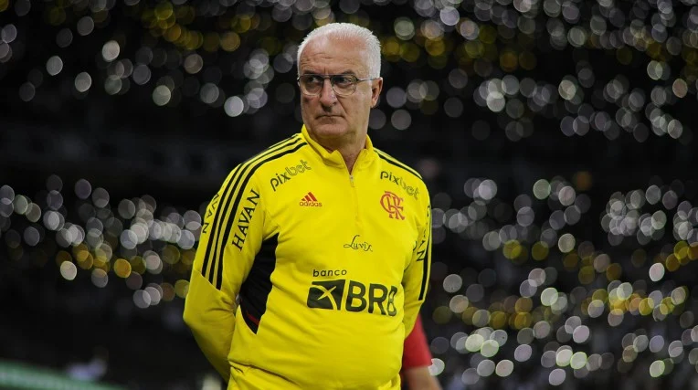 Narrador afirma que Dorival assumirá o comando da seleção brasileira após a Copa do Mundo: 'Me cobrem'