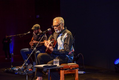 Gilberto Gil se apresenta em evento beneficente em São Paulo