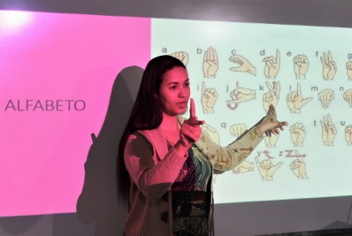 Professores são capacitados em Língua Brasileira de Sinais