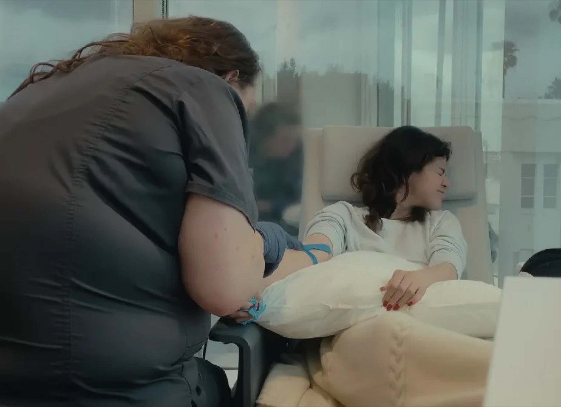 Selena Gomez chora por piora do lúpus em 'My Mind & Me' - Reprodução / Youtube